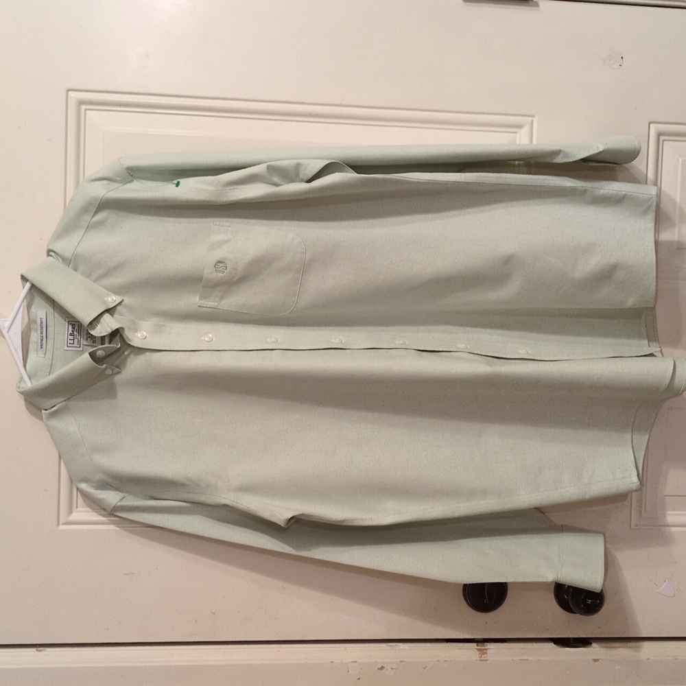 Experience Comfort and Style with NWT LL Bean Oxford - Preppy - Dress Shirt
